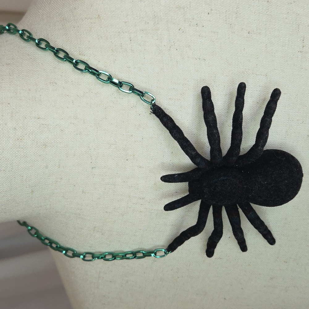 Fuzzy Tarantula Black Spider Necklace Flocked Green Chain Scene Queen 2010s Goth